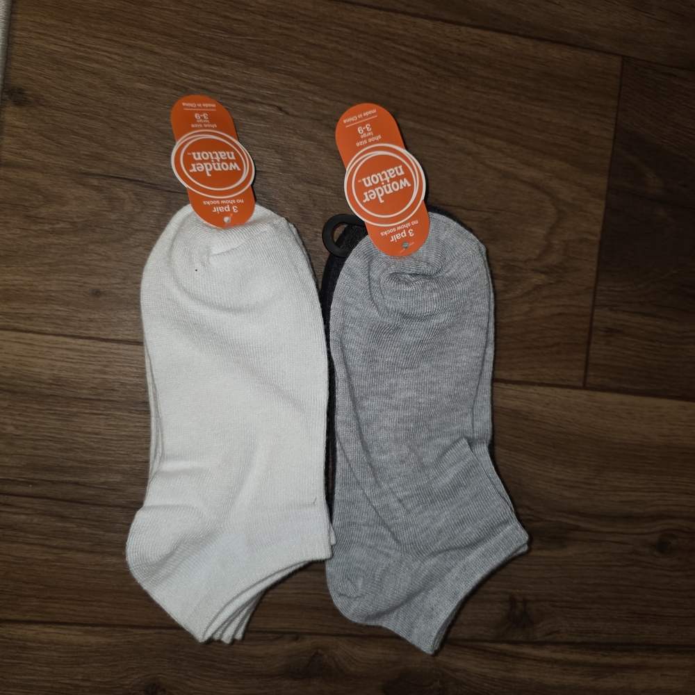 Wonder Nation Men's Casual Socks in White and Gray